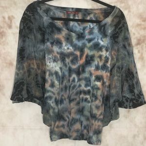 Tie dye v neck shirt